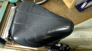 スーパーカブ　シート交換